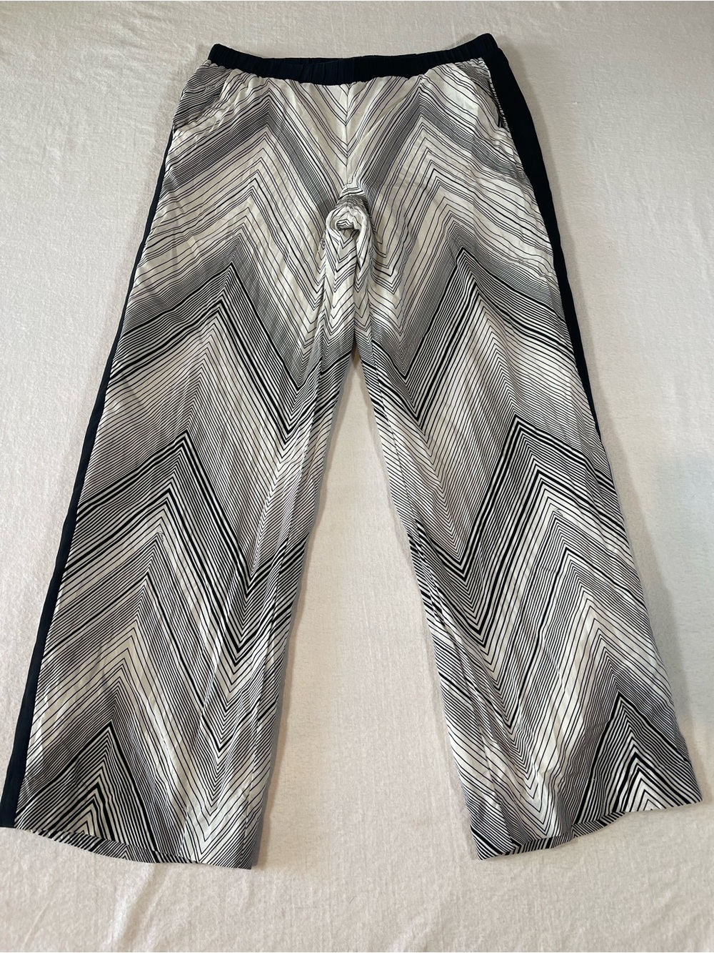 Trina Turk 100% Silk Black and White Striped Pants Elastic Waist with Pockets